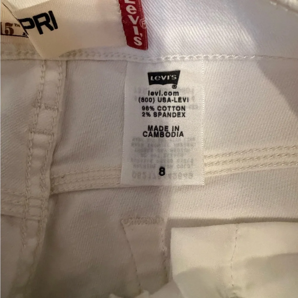 Levi's White Straight Leg Jeans with Embroidery - Picture 3 of 10
